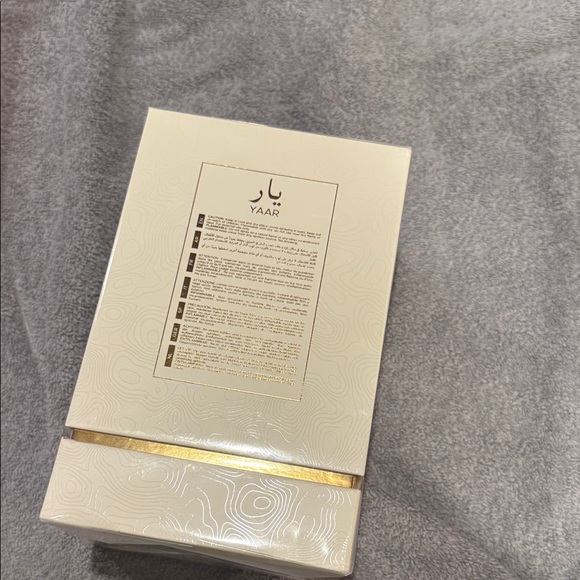 Candle Holder in Cream and Gold - Picture 4 of 7